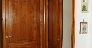 Porta classica cuoio stile impero design esclusivo  in legno