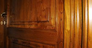 Porta classica cuoio stile impero design esclusivo  in legno